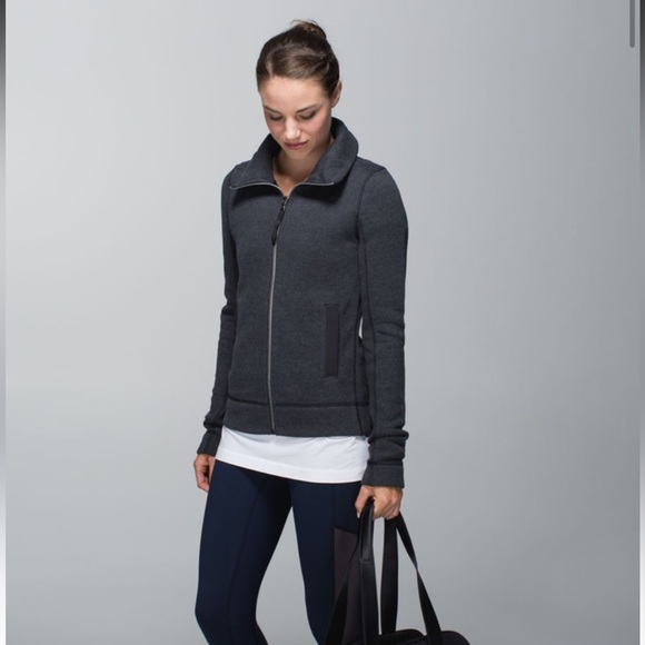 Lululemon En Route Jacket
Heathered Black / Black - Picture 1 of 8
